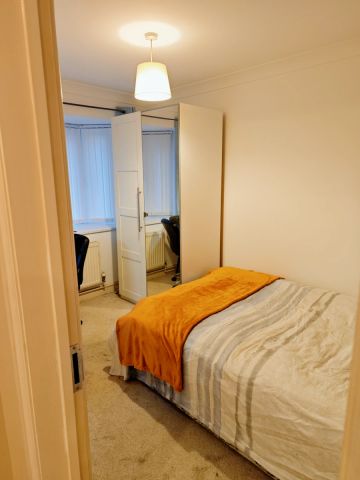 room 5 - Photo 5