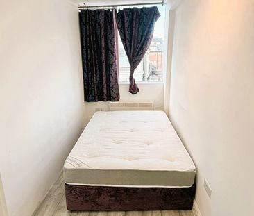 1 Bed Flat, Brigstock Road, CR7 - Photo 1