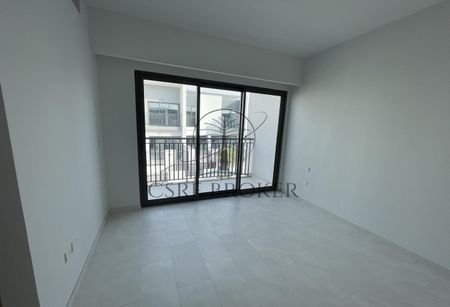 Brand New 4 Bedroom maid Corner unit - Photo 3