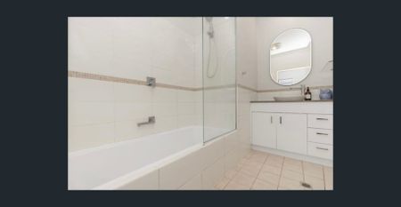 1950's Charm in a Prime Location - Photo 3