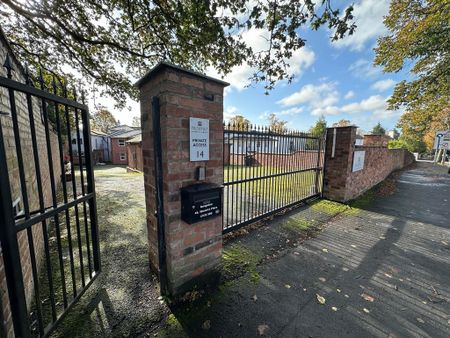 1 bedroom in a house share to rent - Photo 4