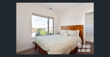 Fantastic Three Bedroom Home! - Photo 5