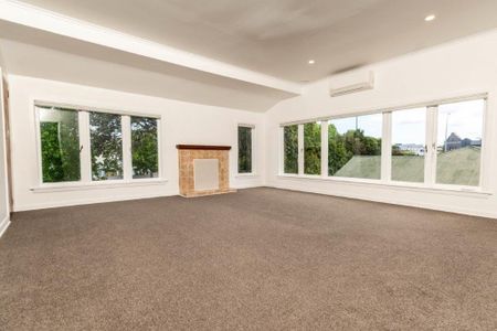 Old-world house - Photo 3