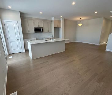 For Lease - 746 Fairline Row, Kanata, Ontario - Photo 2