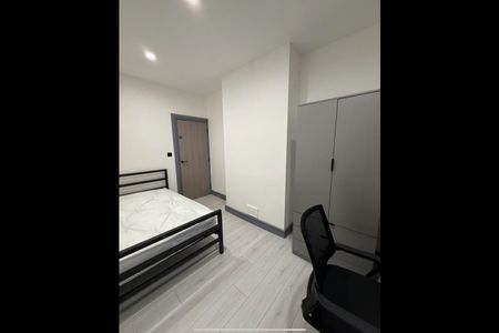 2 Bed Flat, Birkin Avenue, NG7 - Photo 5