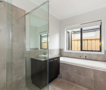 Welcome to a beautifully designed 4-bedroom, 2-bathroom home in the... - Photo 4