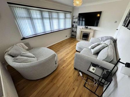 Wrighton Close, Willenhall, WV12 - Photo 2