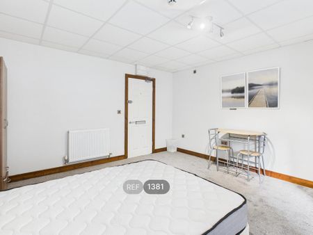 Studio to rent - Photo 3