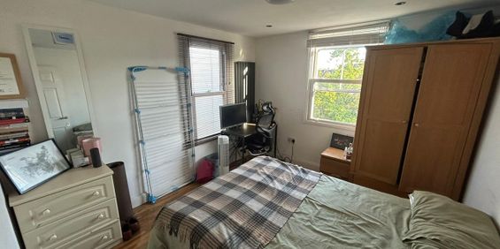 Room in a Shared House, Elmfield Road, SW17 - Photo 3