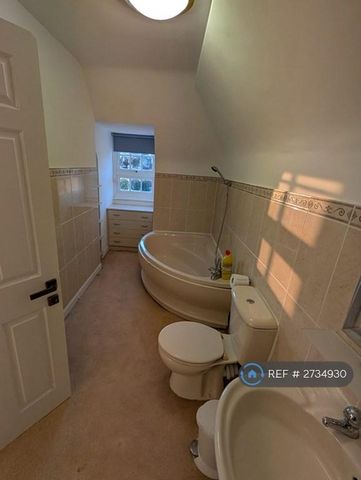 6 bedroom detached house to rent - Photo 3