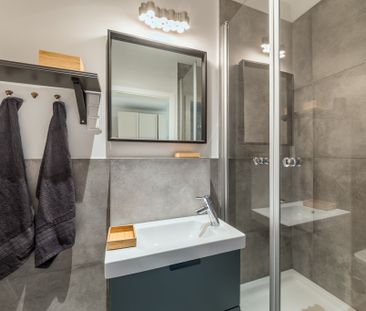 City-Residence: Neu möbliertes Design-Apartment mit exzellenter Aus... - Foto 1