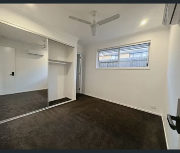 Two Ensuites, Butler’s Pantry & Contemporary Style Throughout - Photo 4