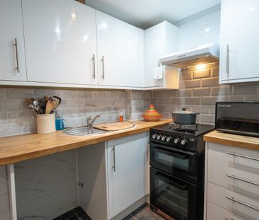 Orange Row - Photo 4