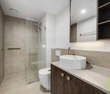 Sophisticated Brand-New Apartment in Central Phillip - Photo 3
