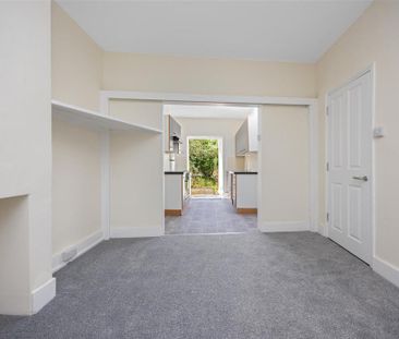 4 bedroom terraced house to rent - Photo 2
