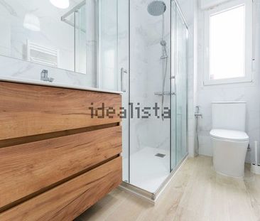 Alquiler de piso en Gr Residencial Santolaya - Photo 1