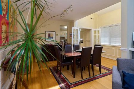 Toronto Furnished Upper Level for Rent – Elegant 2 Bed, 2 Bath with Private Entrance and Air Conditioning - Photo 5