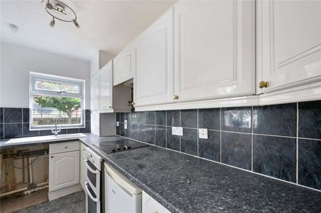 Recently upgraded, 1 bedroom house to rent with front garden and allocated parking (price by separate negotiation). - Photo 4