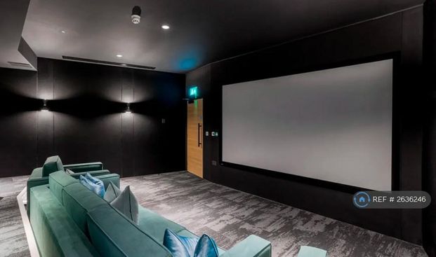 1 bedroom in a flat share to rent - Photo 1