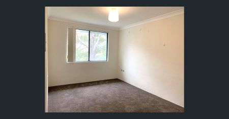 Spacious Three Bedroom Unit For Rent!! - Photo 2