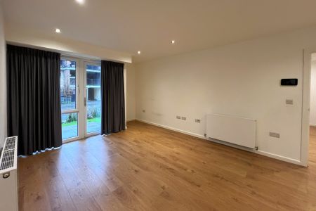 Newchapel House, Addlestone - 2 bedrooms Property for lettings - Seymours - Photo 4