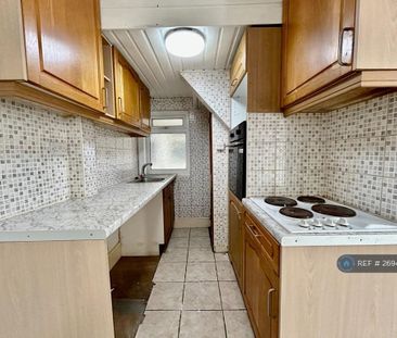 2 bedroom terraced house to rent - Photo 2