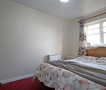 Hounslow, TW3, Middlesex - Photo 2