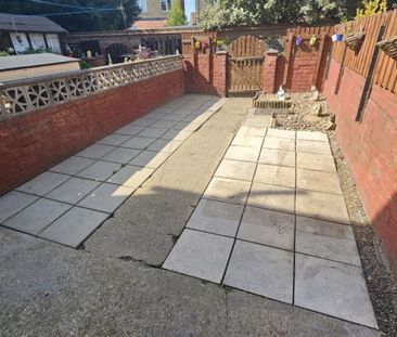 2 bed Terraced - To Let - Photo 6