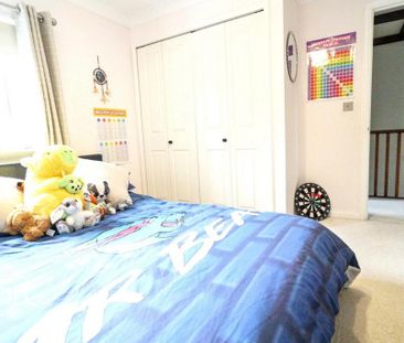 3 bedroom end of terrace house to rent - Photo 4