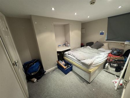 1 bedroom in a house share to rent - Photo 5