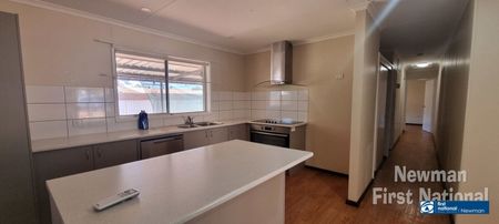 3 BEDROOMS - GREAT LOCATION - Photo 3