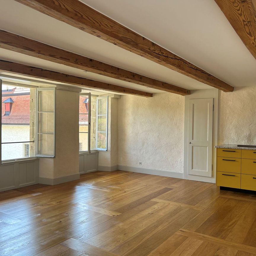 UN MOIS DE LOYER OFFERT ! APPARTEMENT DE 5.0 PIÈCES ENTIÈREMENT RÉNOVÉ ! - Foto 1