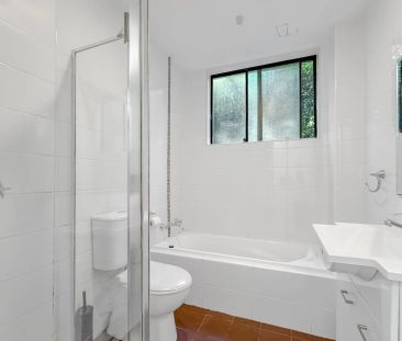 Stunning, Spacious & Well Laid Out Apartment For Lease - Photo 2