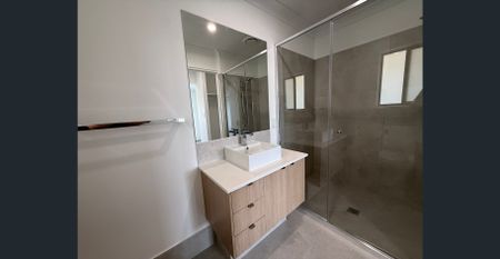 3 Bedroom Delight ! - Photo 4