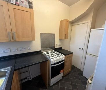 2 Bed Terraced House, West View, LS11 - Photo 6