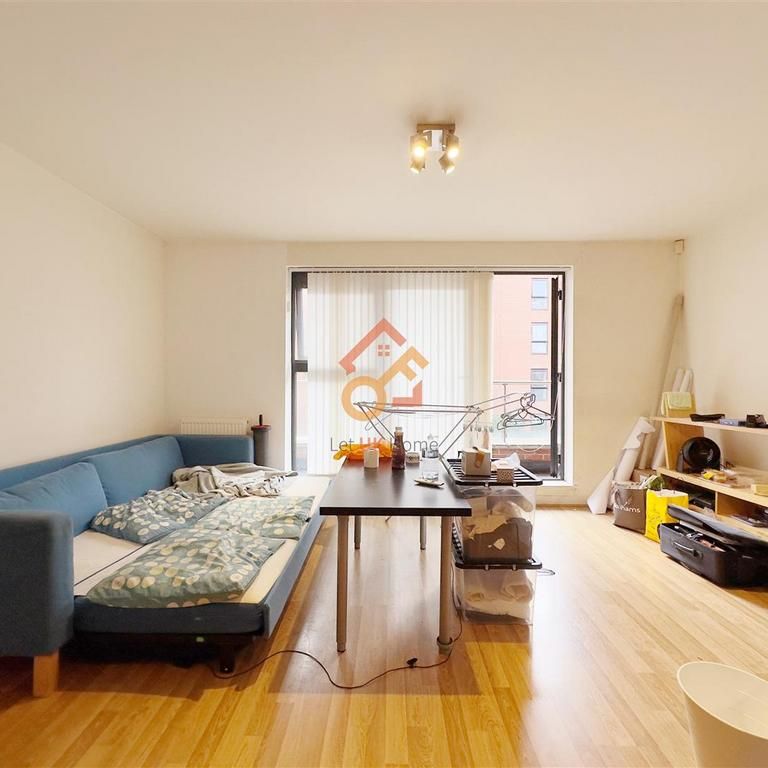 2 bedroom flat to rent - Photo 1