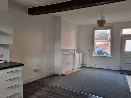 2 bedroom terraced house to rent - Photo 1