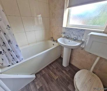 2 bedroom property to rent in Oldham - Photo 5