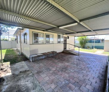 Three bedroom family home - Photo 4