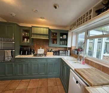 3 bedroom semi-detached house to rent - Photo 6