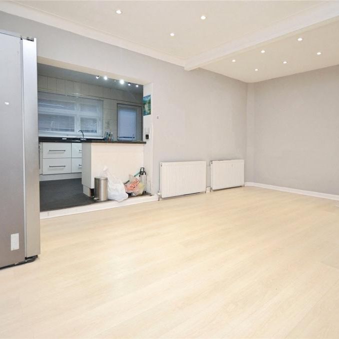 3 bedroom semi-detached house to rent - Photo 1