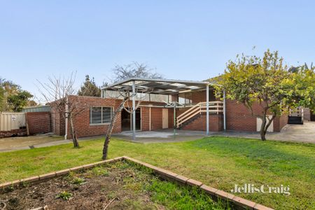 27 Azalea Avenue, Mill Park - Photo 5