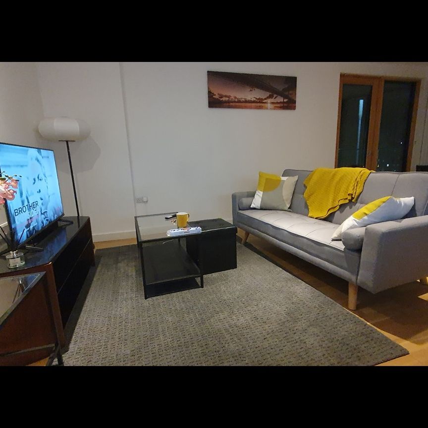 2 Bed Flat, Honister, RG1 - Photo 1