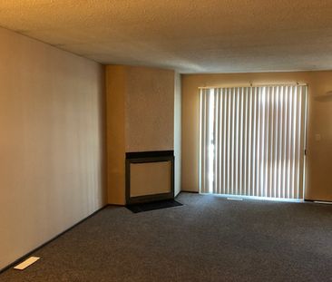 Spacious Upper Level 3 Bedroom Suite in Red Deer! - Photo 3