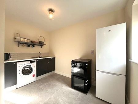 Larkspur, Newcastle, Co. Dublin - Photo 3