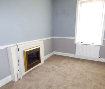 2 bed flat to rent in South Frederick Street, South Shields, NE33 - Photo 5