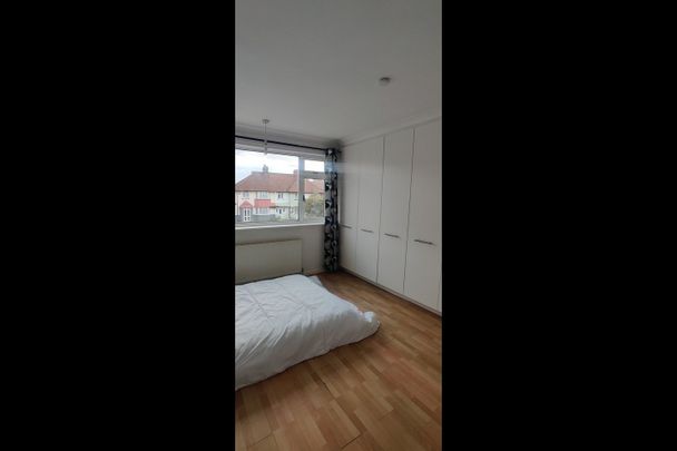 Room in a Shared House, Stanford Road, SW16 - Photo 1