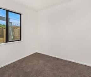 Modern 2 Bedroom house in Huntington - Photo 1