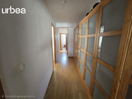 Piso de alquiler en Plaza Bailén, Los Castillejos - La Trinidad - Photo 2