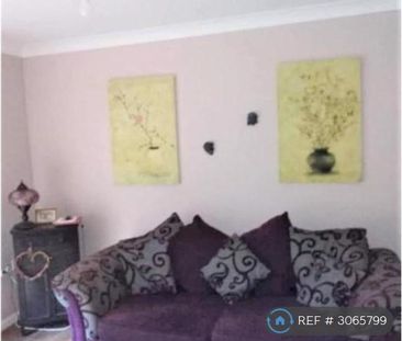 2 bedroom semi-detached house to rent - Photo 4